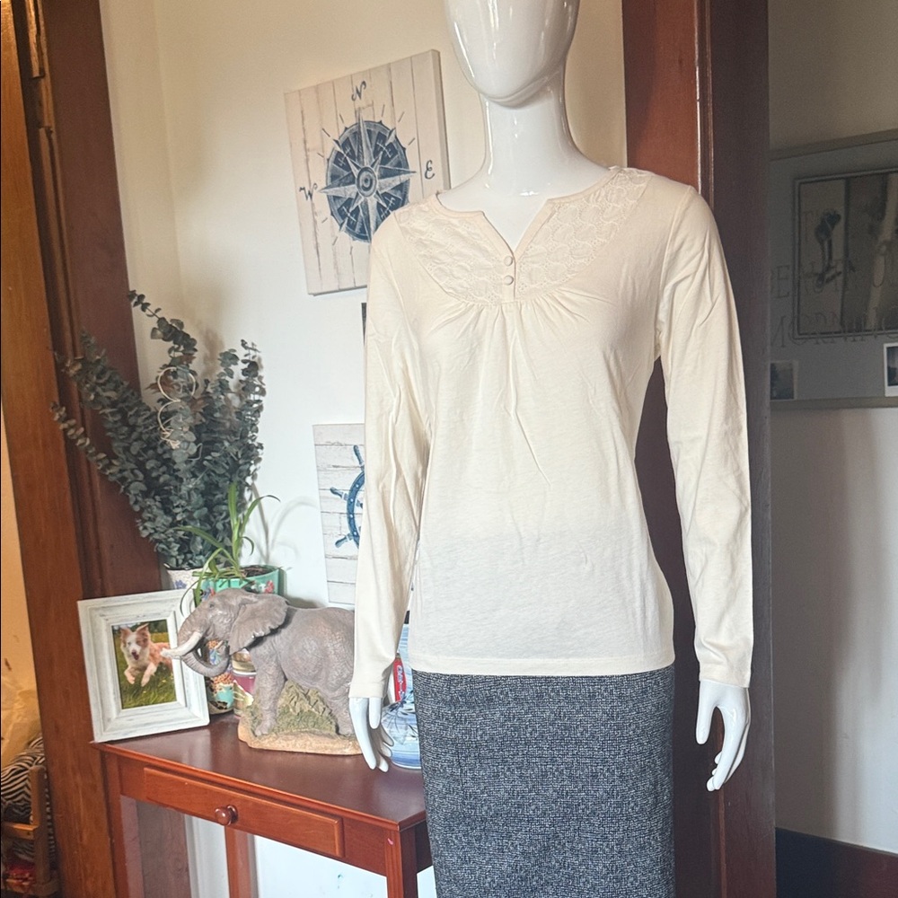 NWT northern reflections size small cotton Cream Long Sleeve Top